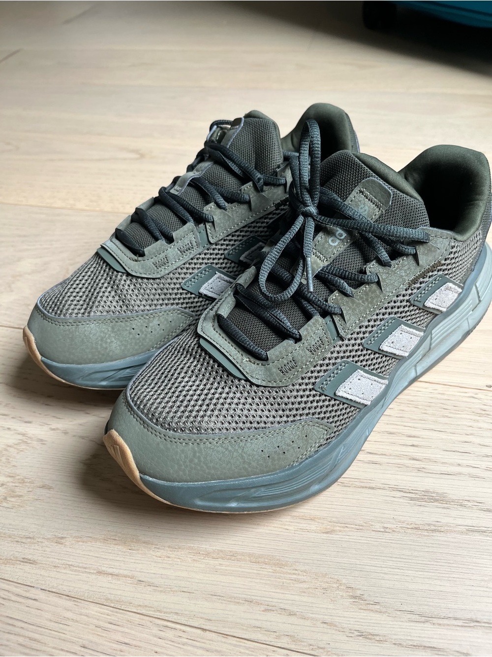 Men's Adidas Athletic Shoes Olive Green Size US 10